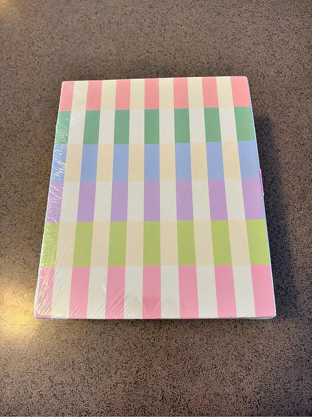 Horizon Group USA Puzzle with Keepsake Box Checker Pastel 300 Pieces 300-Piece